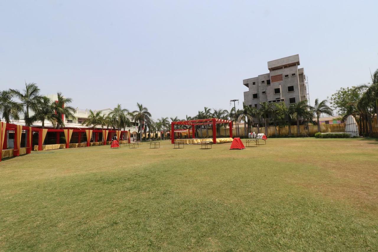 Oyo 31112 Hotel Abhinandan Palace Rāipur Eksteriør billede